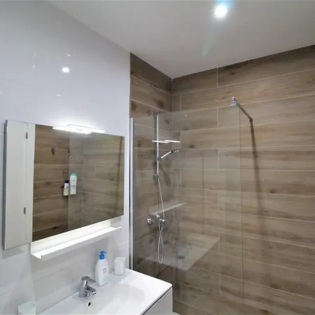 Velas Vue * Адехе