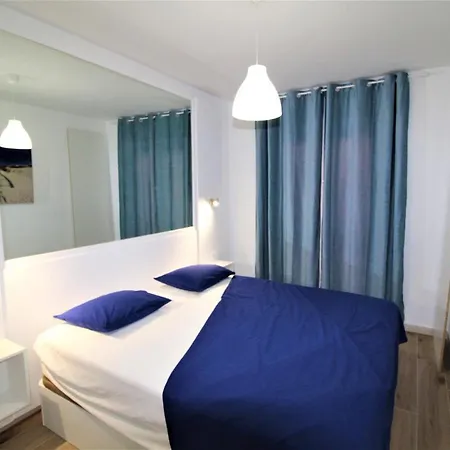 Velas Vue דירה
